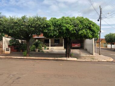 Imagem do produto Vendo Casa de Esquina com Cômodo Comercial no Centro da Cidade